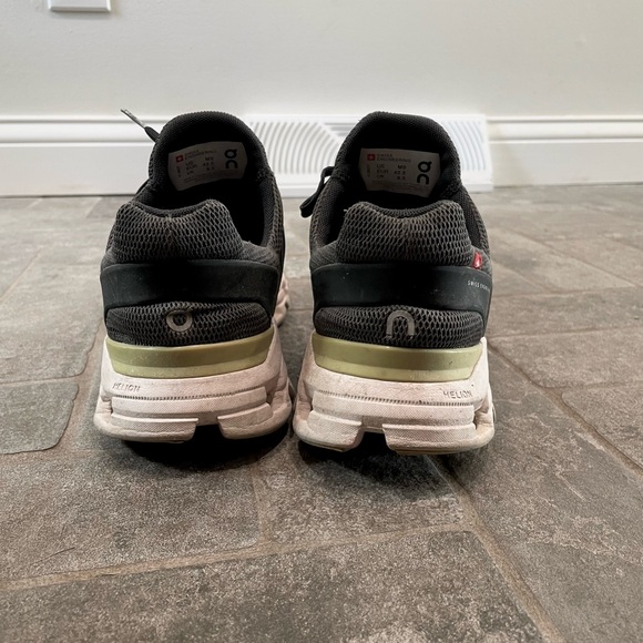 On CloudSwift Men’s Size 9 - Picture 4 of 6